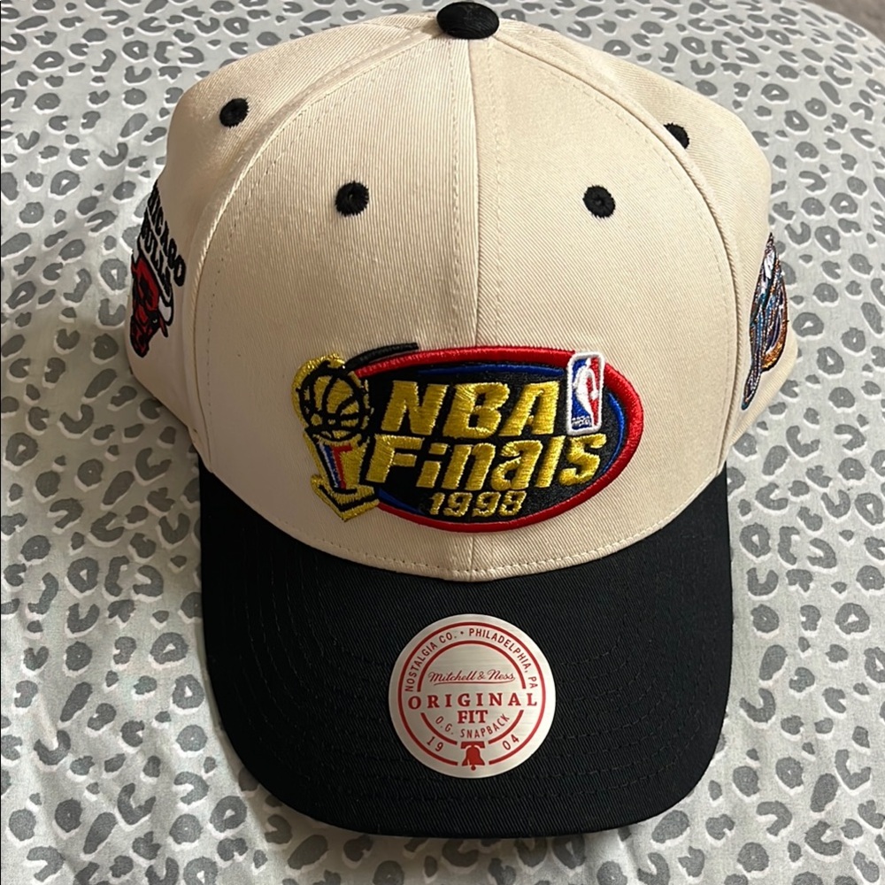Mitchell & Ness Cream Black NBA Finals Hat